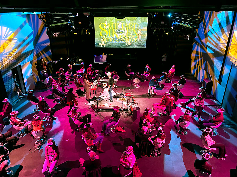 NECSUS_Journal (@necsus_ejms) on Twitter photo The challenges and advantages of exhibiting VR at festivals: In conversation with <a href="/MDV_Amsterdam/">Marijke de Valck</a>, Dutch VR artist Nemo Vos discusses his approach to VR and his vision of the role played by film festivals in making VR available.
necsus-ejms.org/on-reaching-an… The challenges and advantages of exhibiting VR at festivals: In conversation with <a href="/MDV_Amsterdam/">Marijke de Valck</a>, Dutch VR artist Nemo Vos discusses his approach to VR and his vision of the role played by film festivals in making VR available.
necsus-ejms.org/on-reaching-an…