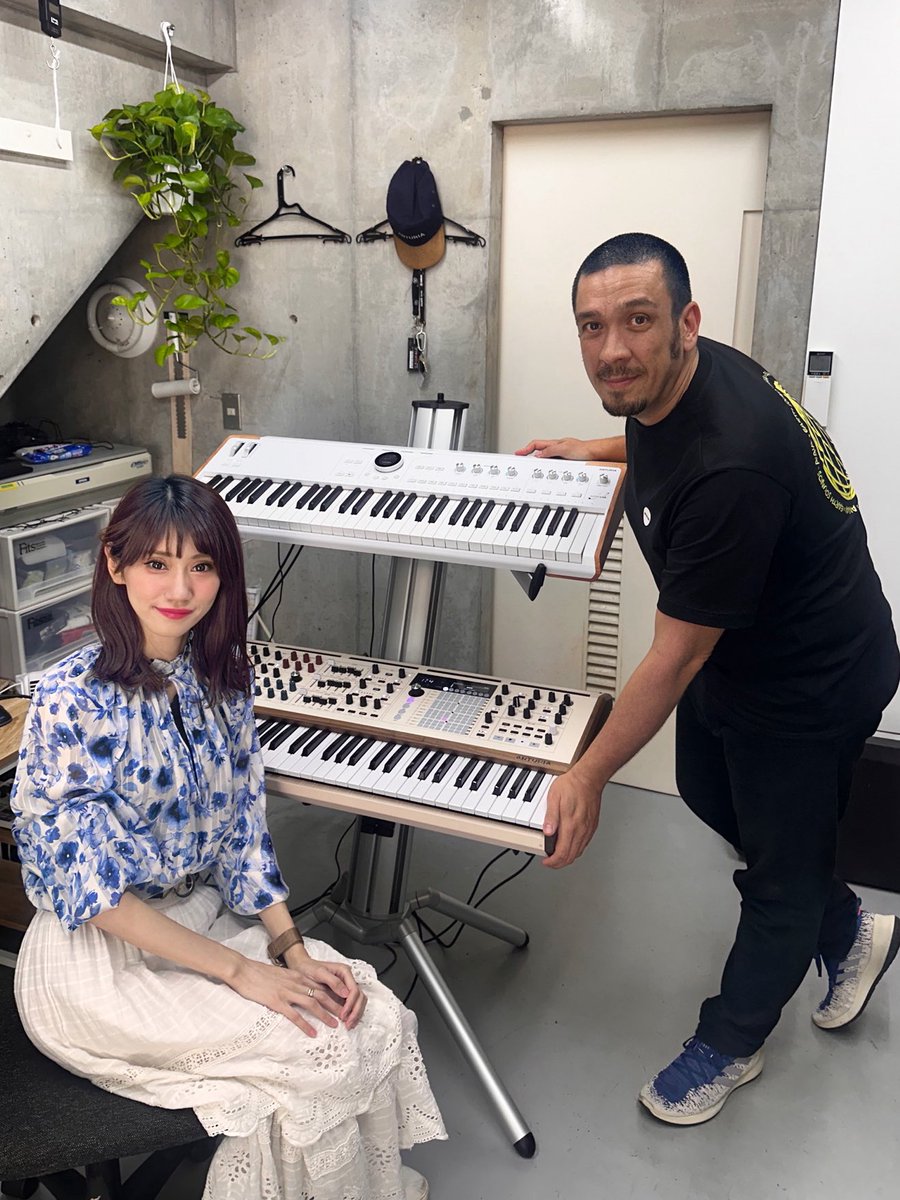 key_shieleeho's tweet photo. 先日、
ARTURIA様に
伺わせていただきました🥰🎹
新製品の
PolyBrute 12
AstroLab
どちらも試奏させていただき
とっても楽しい一日でした!
ありがとうございました☺️🩷
#ARTURIA #PolyBrute12 #AstroLab #DTMerさんと繋がりたい https://t.co/scfDM8Uxk5