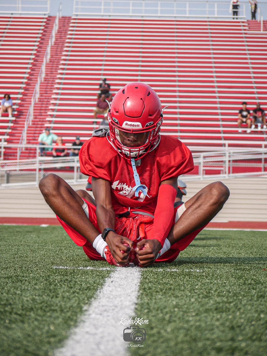 Be in CONTROL 🏈
📸 <a href="/kKodakKam/">kKodakKam</a>