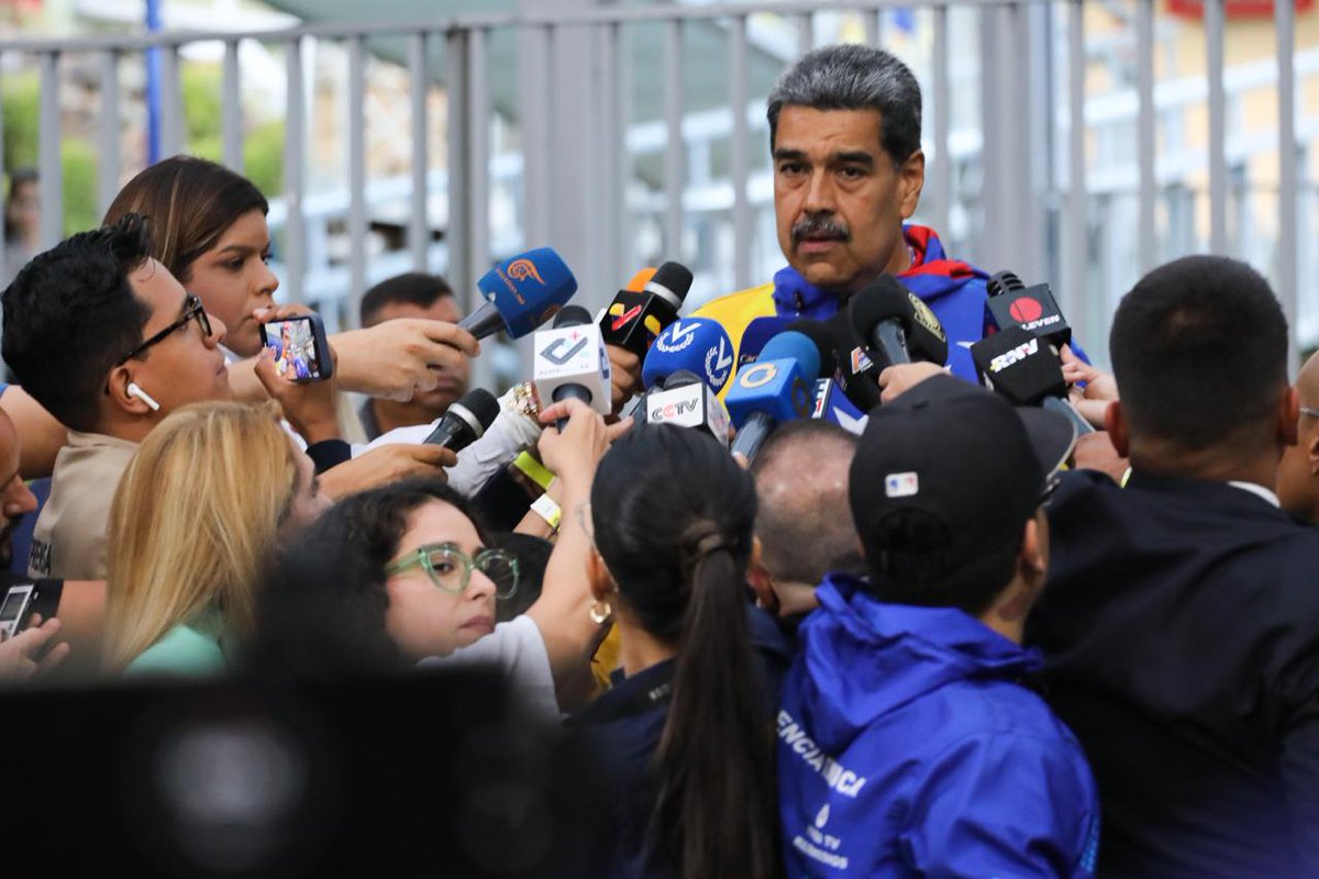 #DeInterés📰|Tras ejercer su derecho al voto, el presidente <a href="/NicolasMaduro/">Nicolás Maduro</a> resaltó que si hay algo que preservar y defender es la paz, la armonía y la convivencia entre los venezolanos.

“Mis saludos en esta mañana bonita, el día llegó, 28 de julio, dije que iba a llegar en paz y