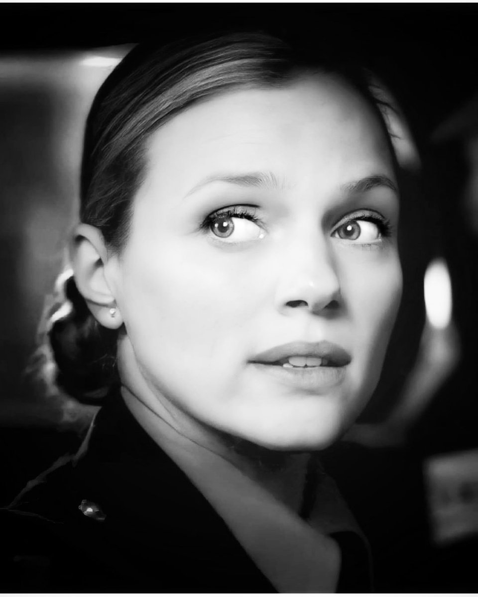 FSpiridakos's tweet photo. The best screenshot that I've ever done https://t.co/u68SJG4oT7
