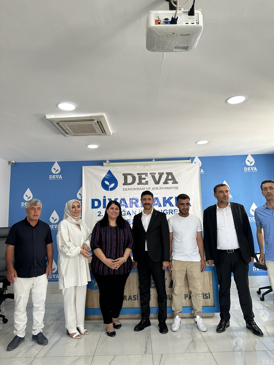 2.Olağan il Kongremizi gerçekleştirdik Desteklerinden dolayı delegelerimize Şimdiye kadar emeklerinden dolayı yönt kur hizmet eden arkadaşlarıma , ve yeni seçilen yön kur arkadaşlarımı tebrik eder.Diyarbakır mız ve  Ülkemiz  için çalışacağımıza  bir kez daha  söz vermek istiyorum