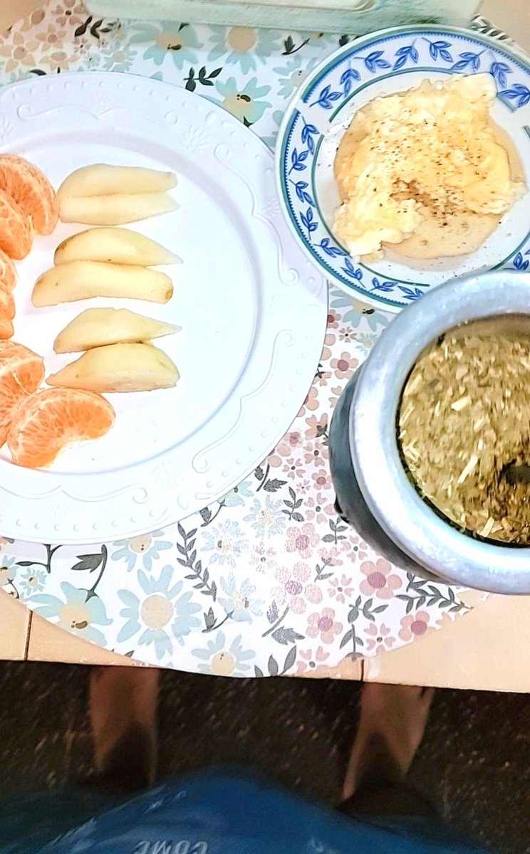 Mattissok's tweet photo. Había que iniciar en algún momento 🤦🏻‍♂️

#DomingO #desayuno #BreakingBad https://t.co/HHEJZN6sHm