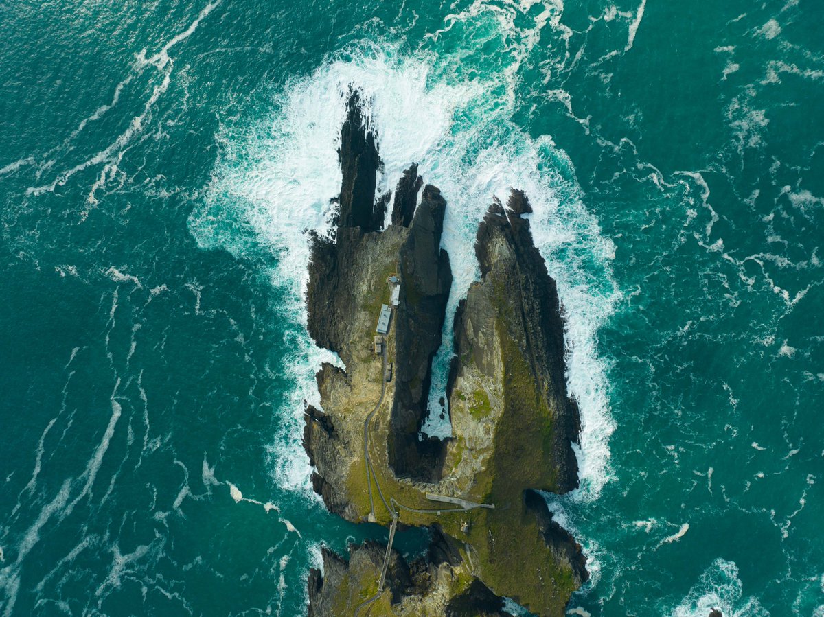 WildAOcean's tweet image. Aerial Shot #MizenHead in County #Cork.

#wildatlanticway