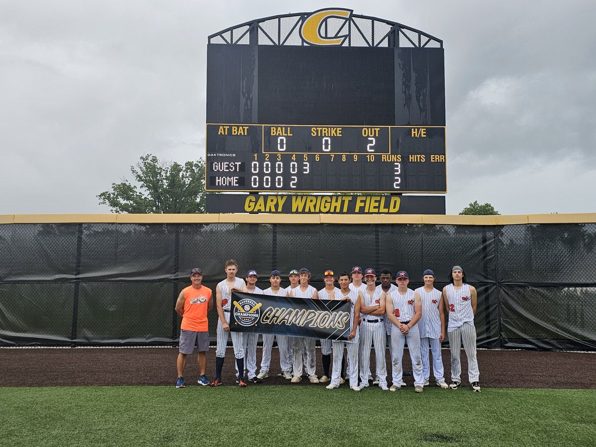 #CBTAWoodbat 17u Championship game called for lightening. Vipers 17u and SE Hilltoppers 17u  Co-champions.