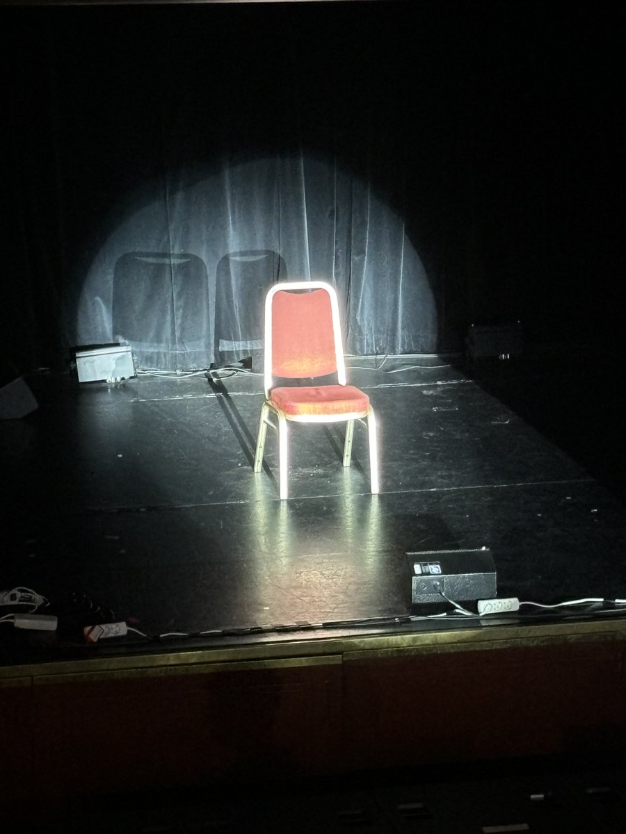 Prise the chair #Awoostria #chairity