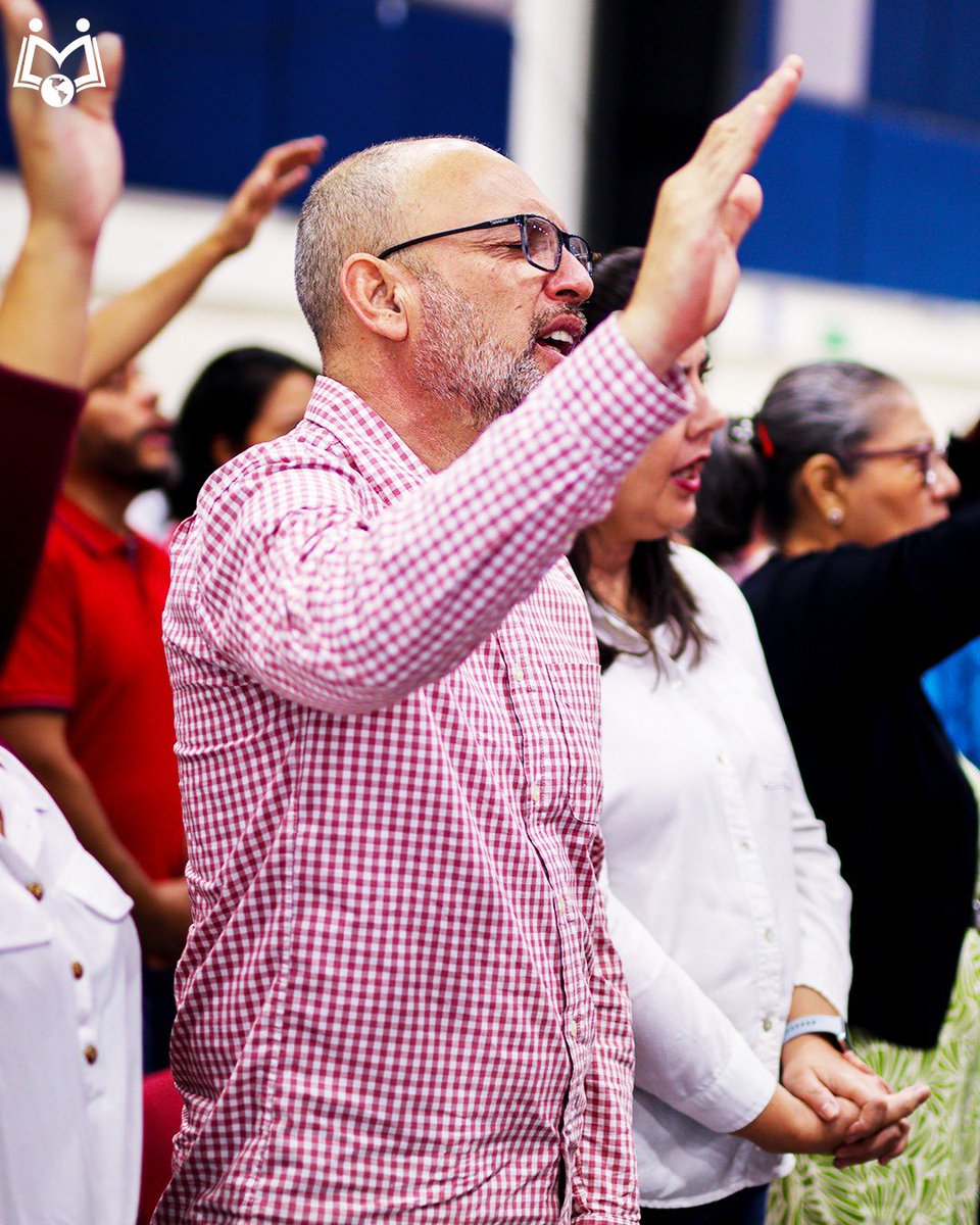 IglesiaCompaz's tweet photo. “Muchas veces no estás brillando porque algo tiene que cambiar, haz que se refleje la fe extraordinaria que Dios te ha dado”
@Fabianrivera7 
#NiUnDíaMás https://t.co/V05SwjIFn8
