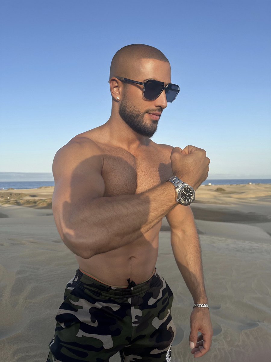 Seeing your ALPHA Master flexing in the dunes. Will you serve willingly, or do I need to use force? onlyfans.com/lipo_six