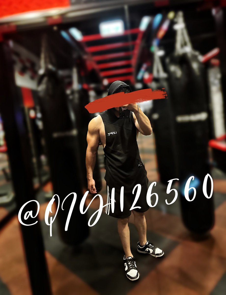 今天是暗黑小紅帽
專賣欺負大野狼那種