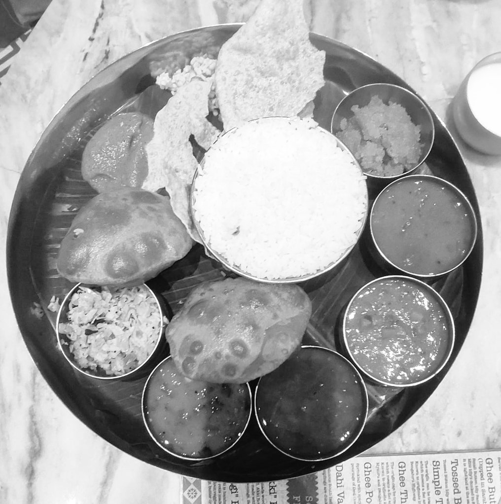 travelernamrata's tweet image. South Indian Food In North India #KarnatakaFood #Delhi 
 दावत :: पिता जी की ओर से 😍😍 ( क्योंकि पिछले दिनों मेरी यात्रा का मुख्य पड़ाव था #uttarkarnataka और वहां के अनुभव की मेरी किस्सा गोई अभी तक बन्द ही नही हो रही हैं ) #westernghats #memory