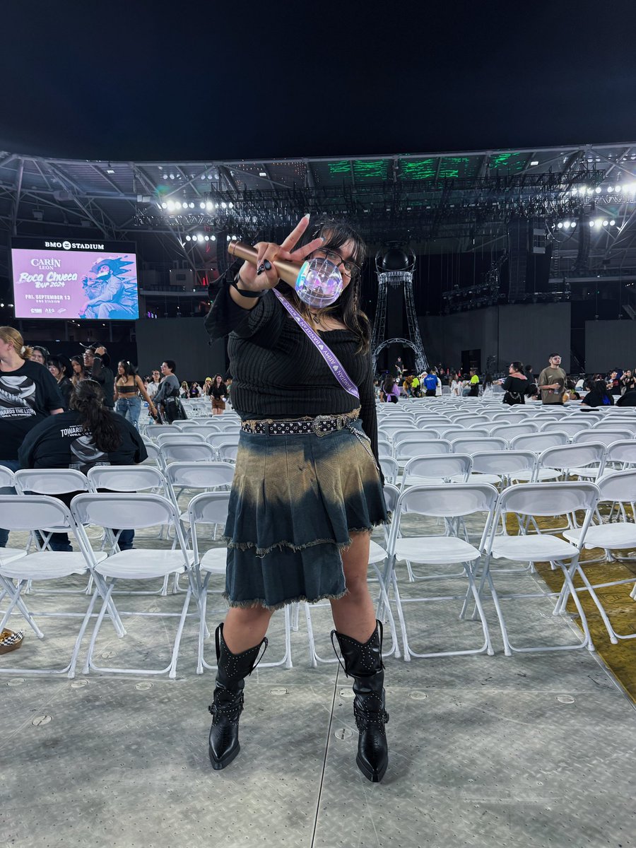 ateez with two pookies this time