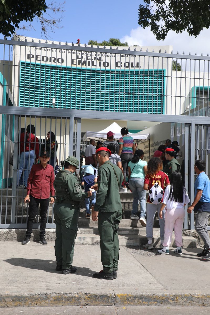 #EnFotos 📸 | ¡Venezuela #VotaPorLaPaz2024! 🇻🇪

El Poder Popular participa activamente en el ejercicio democrático de las Elecciones Presidenciales.