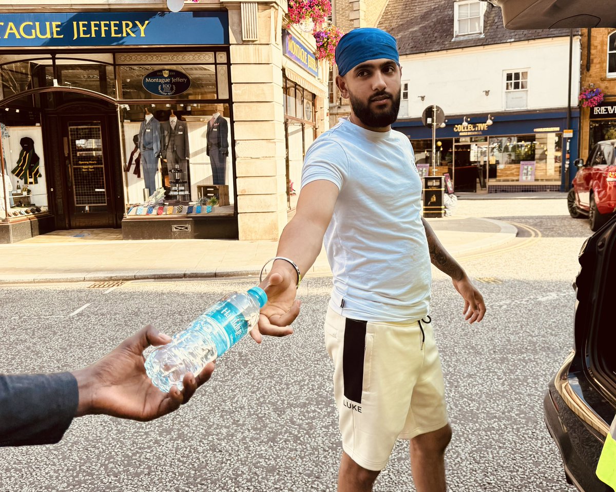 Pasta and garlic bread!

Thanks to our donor who wishes to remain anonymous for providing the meals, crisps, snacks, water, tea and coffee for this evening. 

The meals were served by volunteers from SCCYC waterside. 

#GiveBack #Northampton #NorthantsTogether #helpthehomeless