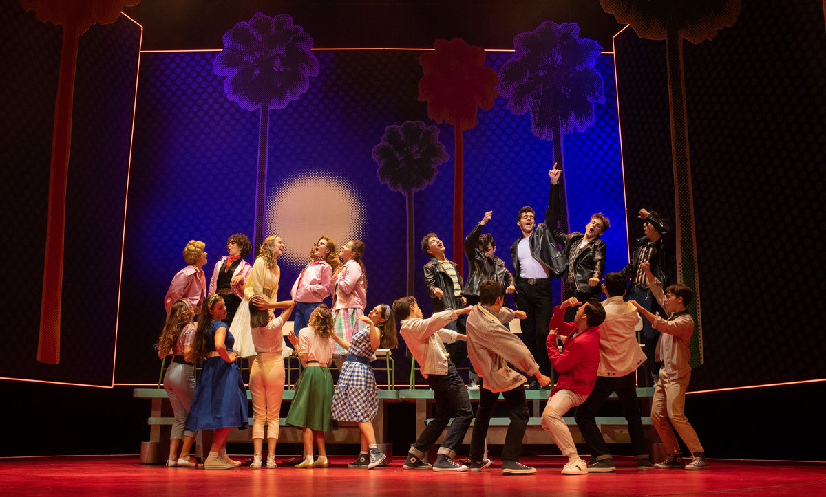 ¿Cuántos musicales lleváis vistos este año?

¿Tenéis algún favorito? 🤩

#SOMAcademy #TeatroMusical #musicaltheatre #danza #canto #interpretacion #artist