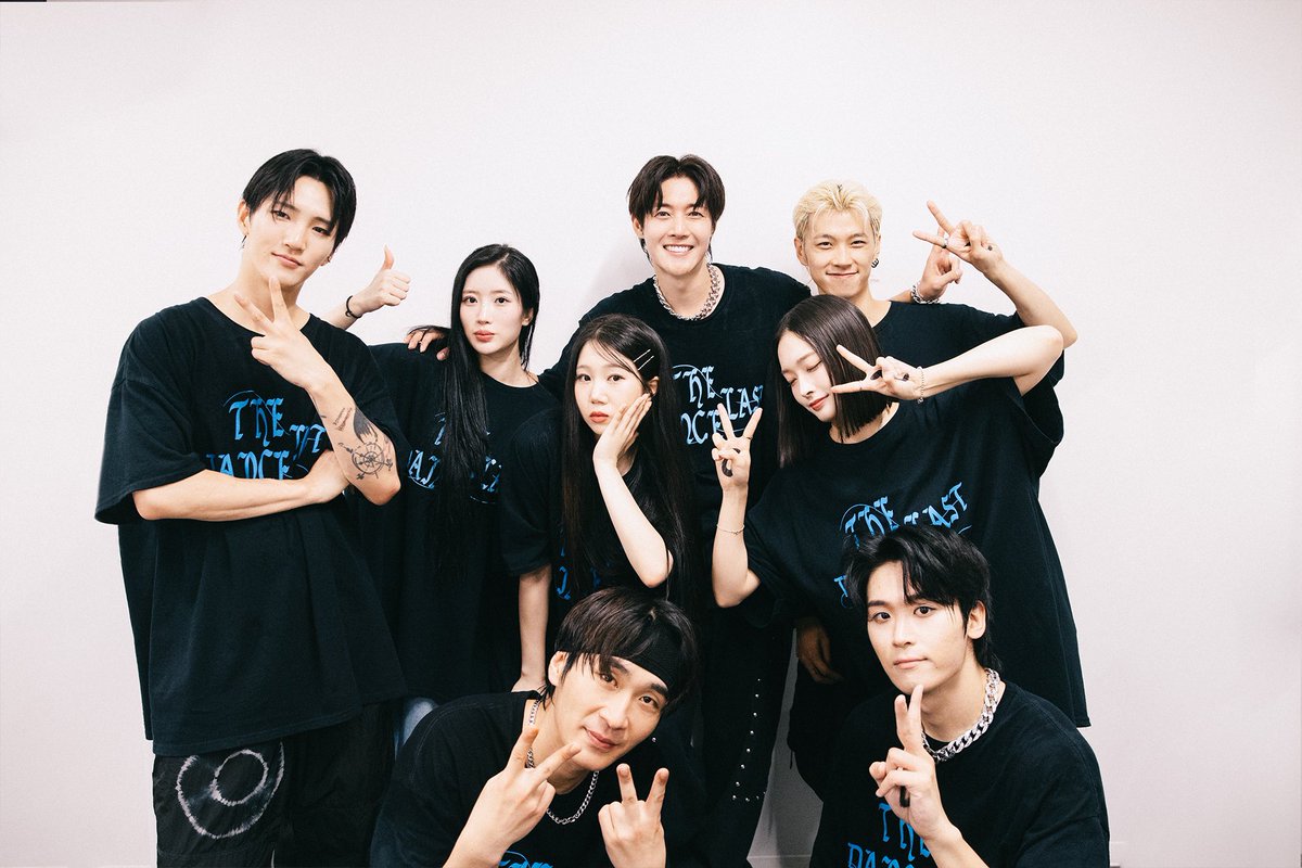 khj_heneciatwt's tweet image. 3일간의 도쿄 공연은 인생에서 가장 기억에 남는 live였습니다. 지난 일본 활동과 헤네치아 여러분과 저의 오랜 관계가 주마등처럼 스치는 하루였어요. 오늘은 여러분이 last dance를 즐기시는 모습들을 모아봤어요. 오랜 시간 뒤에 이 영상을 보면 많이 뭉클할 것 같아요. 아직 last dance를 놓지…