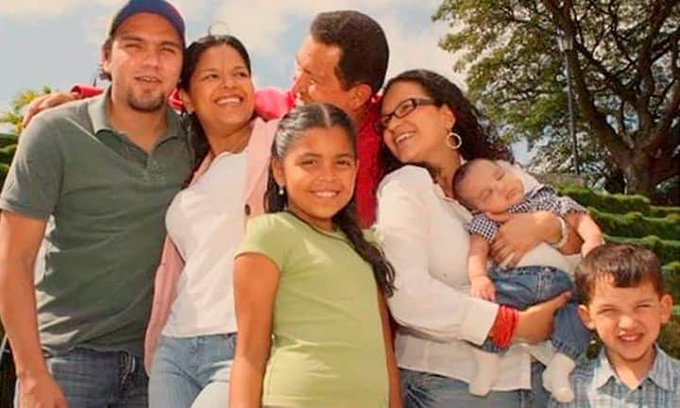 CubacooperaveG's tweet photo. Chávez es amor infinito!! ❤️¡Chávez es Chávez!  #ChávezVive #ChávezCorazónDelPueblo #CubaPorLaVida https://t.co/jhS76EtfKo