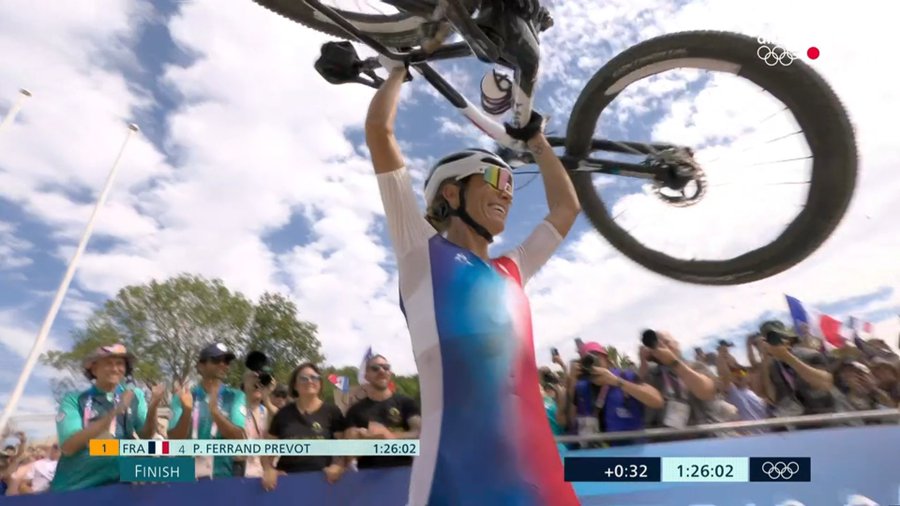 Le Gruppetto tweet media