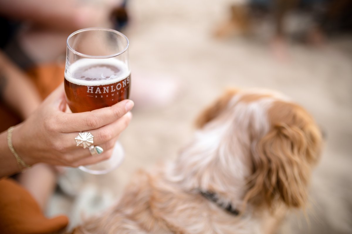 Hot sand on toes, down the beer goes! We feel very lucky to call Devon our home - it's even better in the sunshine. Grab some friends and let's keep the good times going! #summersessions #somethingsbrewing