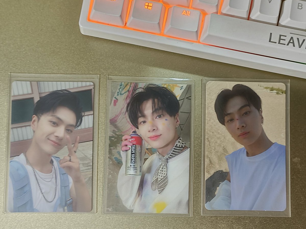 austerejs's tweet photo. wts lfb 

JAY PCS

Jay Enniversary Set - 1250
Jay Balloon Set - 850
Jay 'You' Album Unsealed (pc included) - 300

— stricly selling in sets
— payo only
— onhand
— 9 to 10/10 condi, X sensi
— mop: gcash
— rfs: badly need funds ng family https://t.co/jCIKzQCegm
