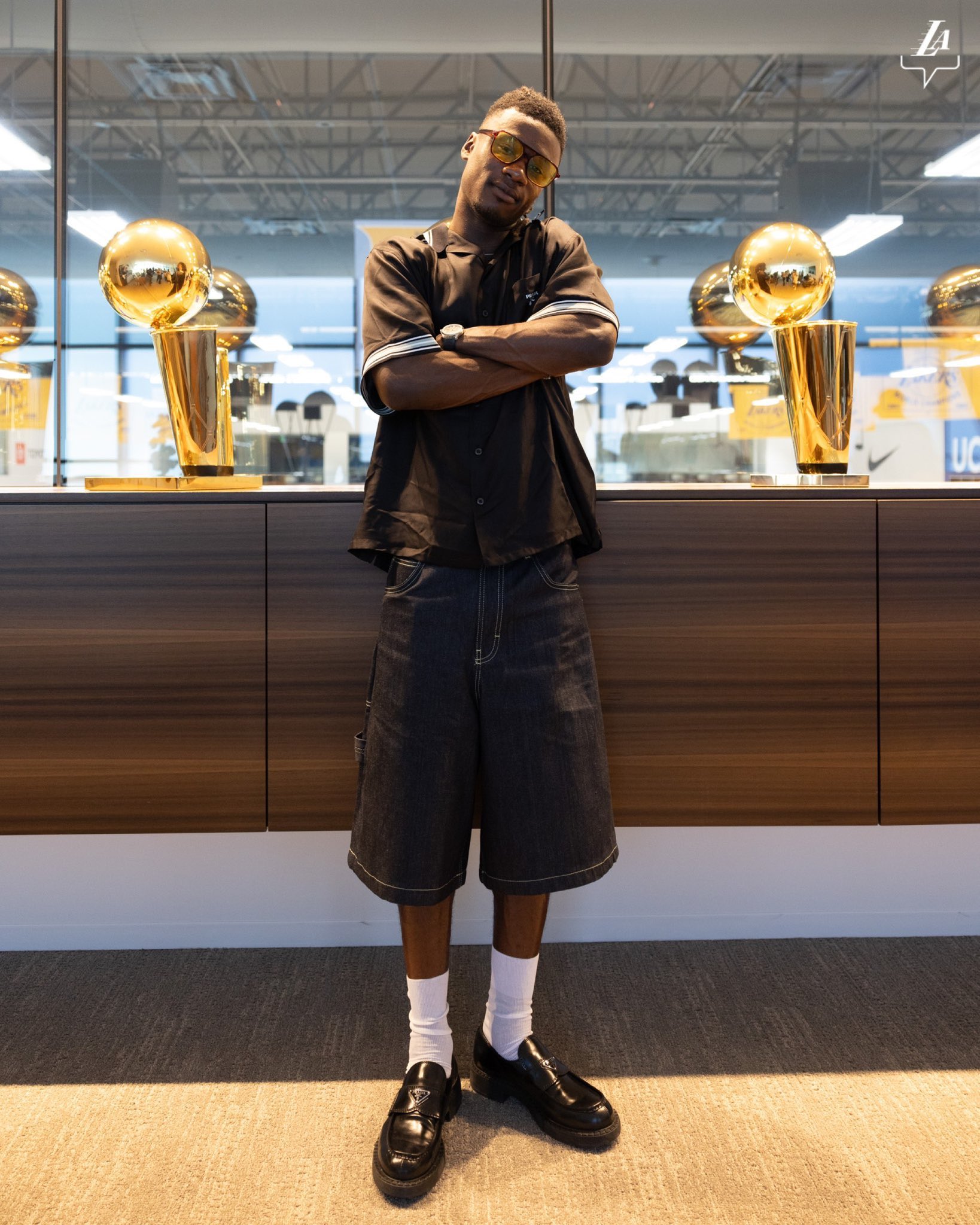 Madrid Zone on X: "Eduardo Camavinga with Los Angeles Lakers NBA Championship trophies. 💍 https://t.co/dfCuHBM58b" / X