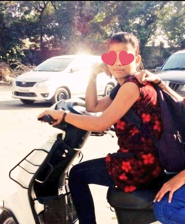 MittiKi0Khushbu's tweet photo. तश्वीर जरूर थोड़ी पुरानी है लेकिन एहसास आज भी वैसे ही हैं।
#college_life ❤️ https://t.co/yiqmW9P2G1