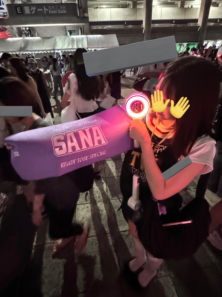 Omin815's tweet photo. TWICEは永遠に私の青春。
最初のSCから今回のライブまで参戦出来てることに感謝。
ありがとう 大好き 最高 以外の言葉しか出てこない。
ここまで連れてきてくれてありがとう😭
TWICEがTWICEでいる限り私もONCEでい続けるし ずっと着いていきます。
特別な時間でした。
TWICE最高！！！！！ https://t.co/Gvi3ZPEO1O