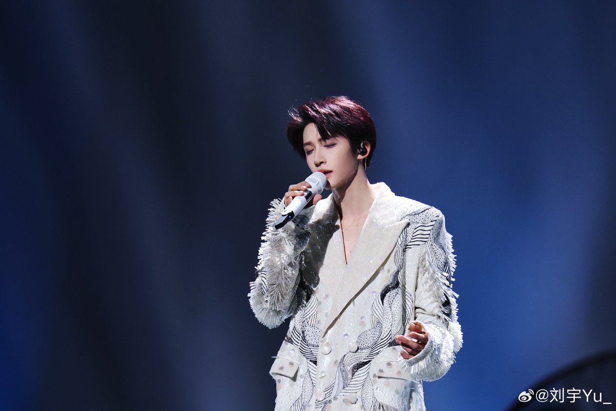 240728 LIU YU Weibo Update

Thousands of stars are singing with me.

#Liuyu #刘宇 #劉宇 
#リュウユ #리우위 #หลิวอวี่ #LưuVũ #LIUYU2024ConcertTour
