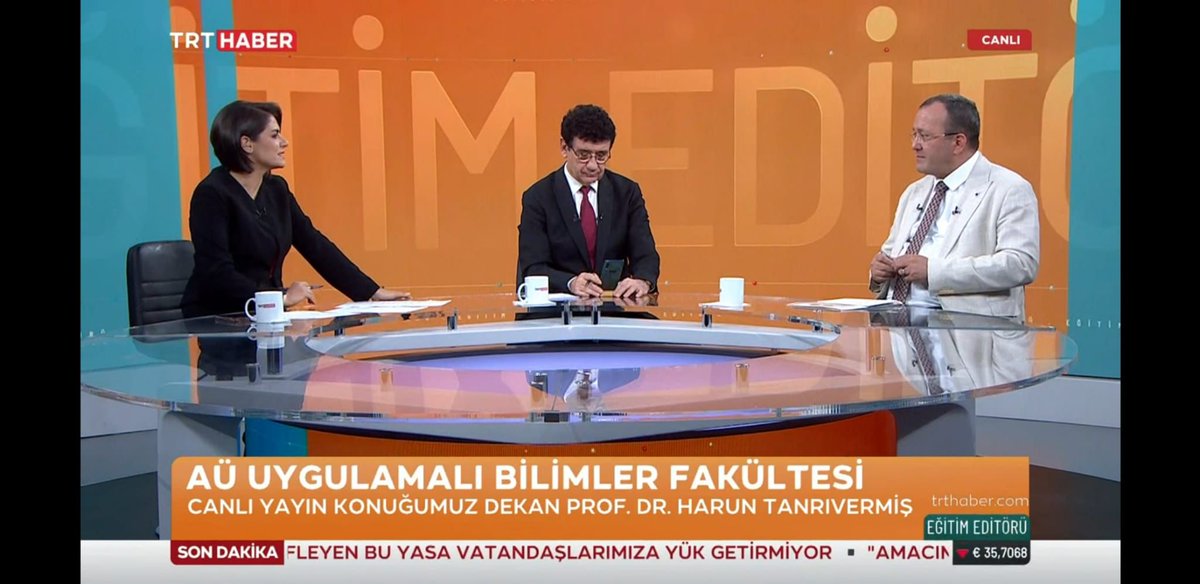 auubfgayrimenk1's tweet photo. Ankara Üniversitesi Uygulamalı Bilimler Fakültesi Dekanı Sayın Prof. Dr. Harun TANRIVERMİŞ, TRT HABER “Eğitim Editörü” programının canlı yayın konuğu oldu. @ysm006 @AnkaraUni @trthaber https://t.co/9TWdaObi6Y