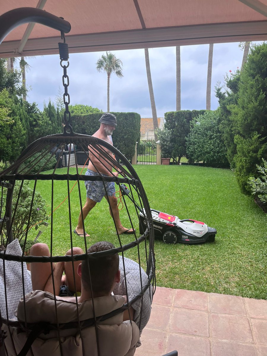 Hi 🌎 time to relax again here in 🇬🇮 🥵, but have had to keep an eye on the bald1, making sure he cuts ‘my’ grass how I like it. Had to tell him he’d missed a few bits, but have to admit that he’s improving, be it slowly 😂😜 #TeamSean #ForwardAlwaysForward
