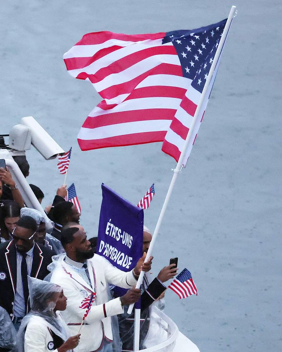 How hyped are you by the Dream Team 2.0 debut in the 2024 Olympic tournament?🤗
USA Men's Basketball is hungry for a fifth straight gold.🥇
H-1 Serbia vs USA at 11.15amEST