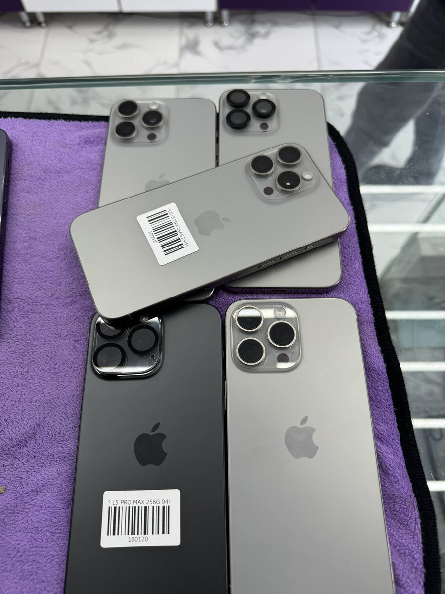 silvonestore's tweet photo. iPhone 15 pro max 😍 https://t.co/OznhJKcoDK