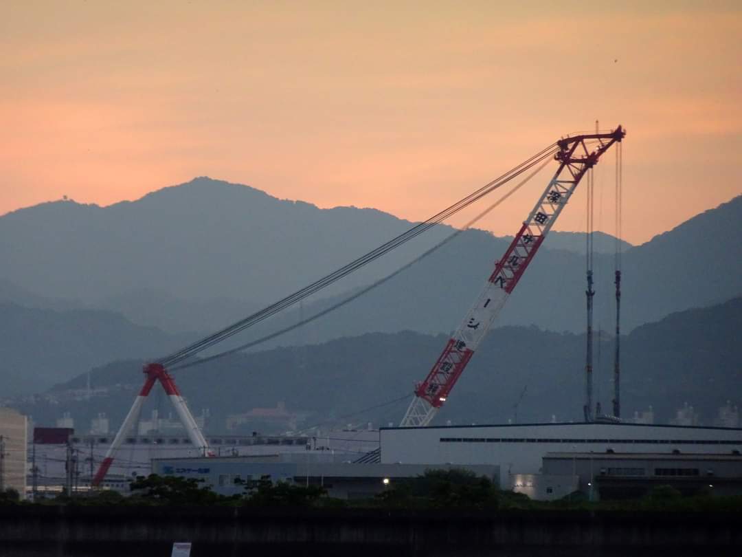 cSHRQfRntIvZirs's tweet photo. 本日の部活♫
#八幡川河口 #定点観測 #夕陽 #夕焼け #3taco https://t.co/MT0MnzAriU