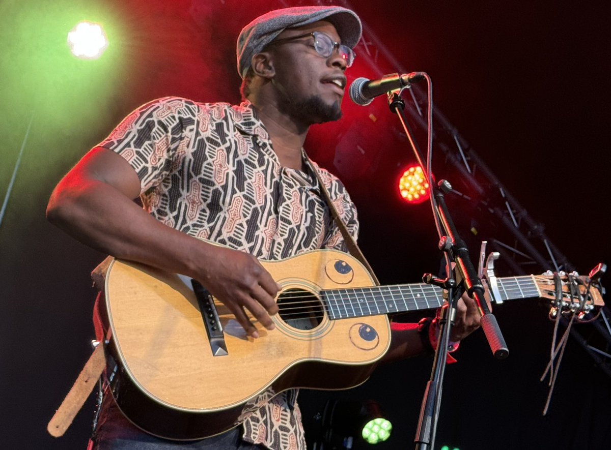 The phenomenal Jon Muq #jonmuq #gigphotography #stagephotography #vambridgefolkfestival