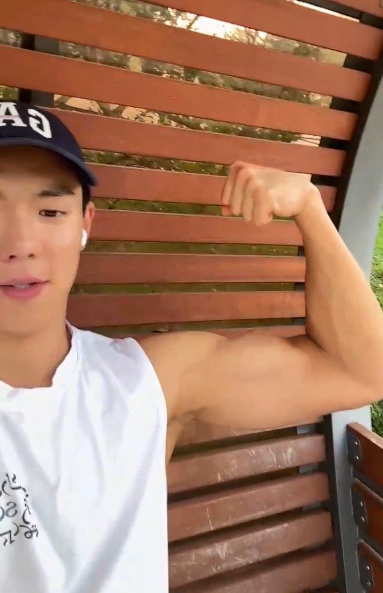 dailybestboys's tweet photo. MONSTA X Shownu https://t.co/1zXwWVfNCU