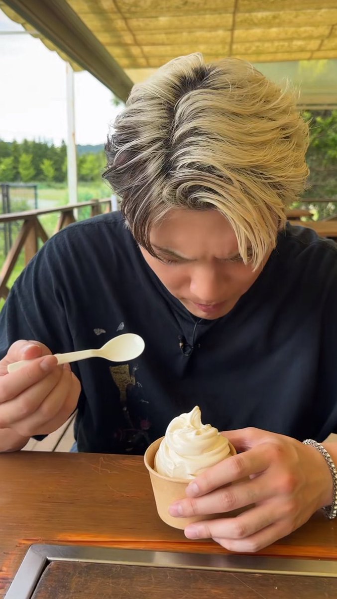 geumjassi13's tweet image. ren needs to steal me back cz why am i on a date with another man