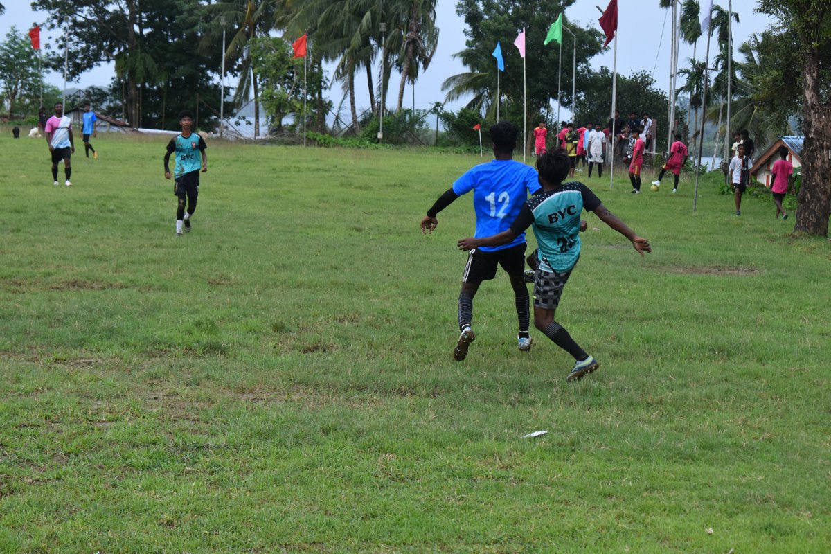 DC_NMAndaman's tweet photo. Day 3 of the DC Cup Football Tournament🏆⚽
Today's Matches - 28/07/24
1st Match (2:30 PM)
VFC Bakuntala 1-0 Bajota BYC
2nd Match (3:30 PM)
Home Brothers (HBSC) 2-0 JNV
#DCCup #Football #MatchResults https://t.co/FIG81URZHM