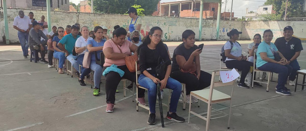 Así se encuentra el Centro Electoral de la E.B.N.B “Maracay” en el sector Las Acacias, municipio Girardot - Edo. Aragua

 #VotaPorLaPaz2024