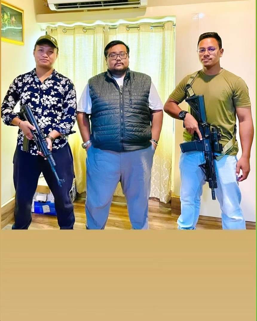 Eager4Justice's tweet photo. All Manipur Students Union #AMSU leaders with Assault Rifles. All this is advocating porgrom &amp; mayhem against minority  #kukitribals what else evidence needed to nailed them #birensingh @BJP4India @INCIndia @RahulGandhi  @NIA_India @adgpi @thewire_in @EastMojo @ThePrintIndia https://t.co/zoabrDi6M4