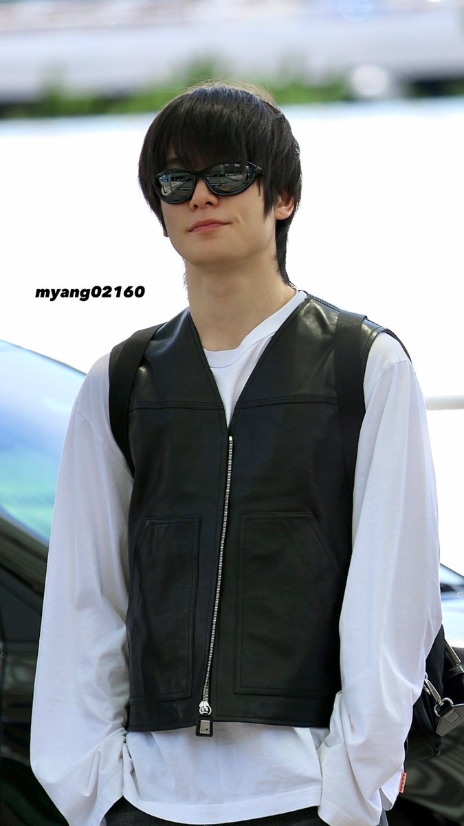 저살아있어요 오늘 오랜만에 공항두갔다왓어