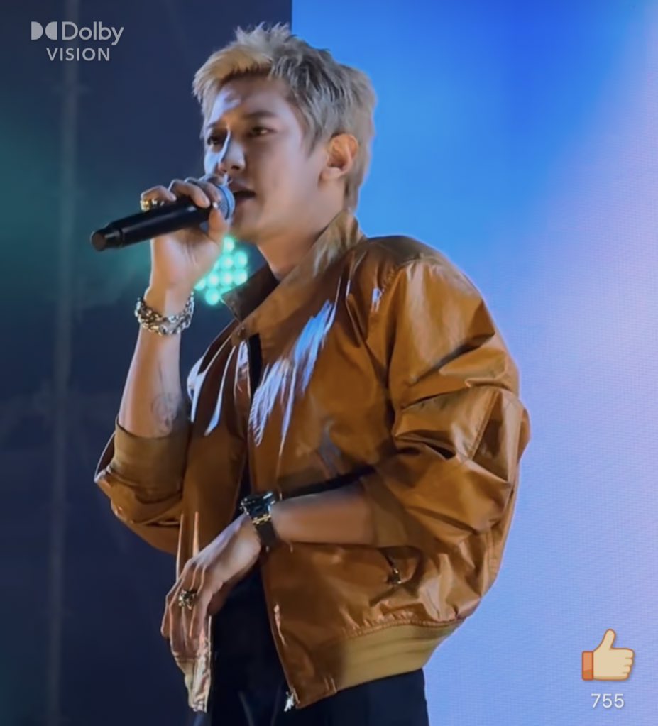 kimkwan7's tweet photo. หล่อแบบหนุ่มญี่ปุ่นอะ ยิ่งดูแฟนแคมอันนี้ยิ่งเห มือน https://t.co/vjzQni6efZ