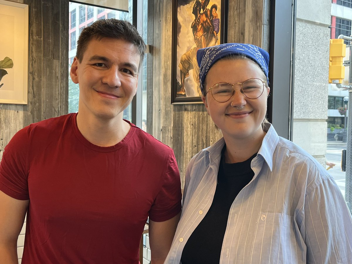 OMG YOU GUYS I JUST MET A JEOPARDY LEGEND