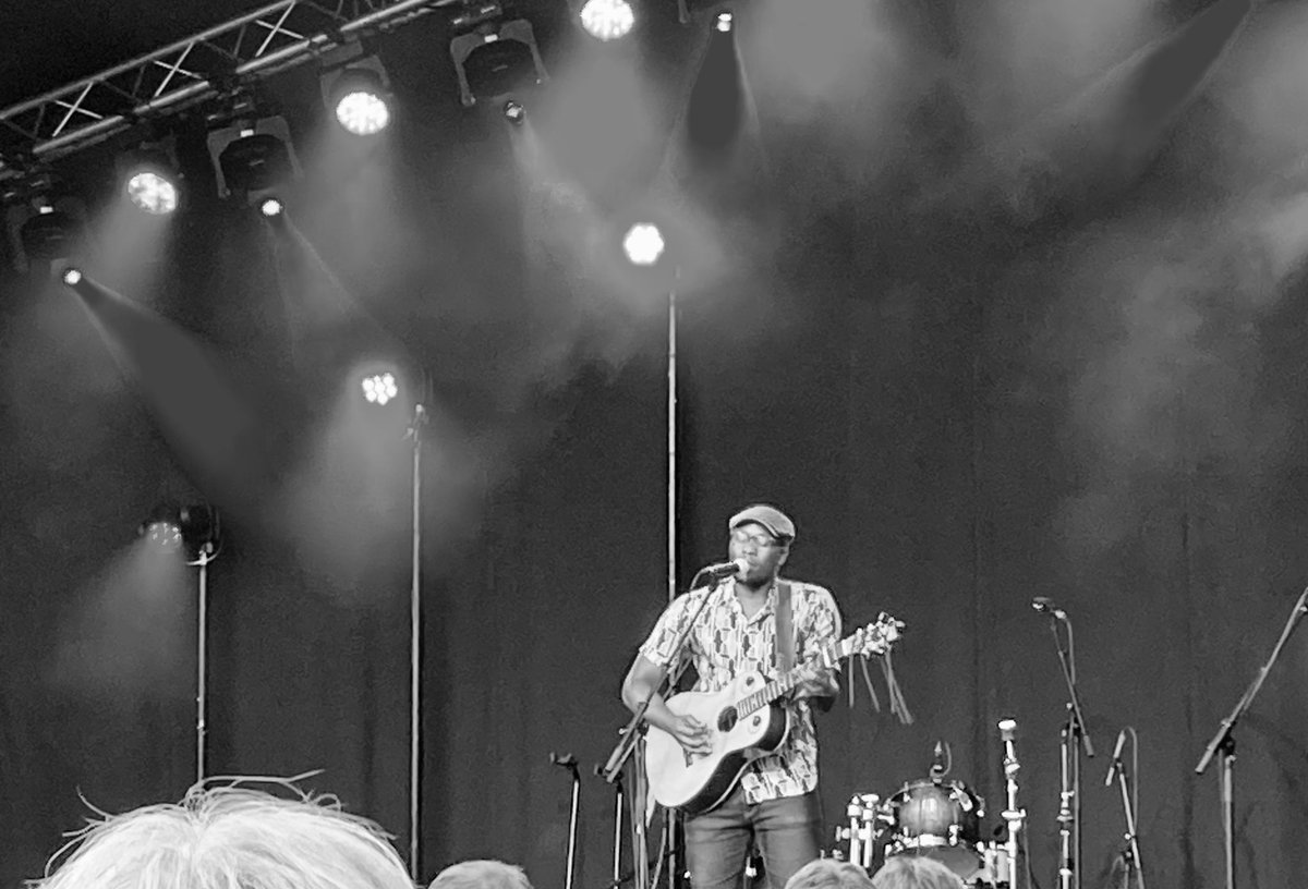 Immense set from <a href="/JonMuq/">Jon Muq</a> at <a href="/CamFolkFest/">Cambridge Folk Festival</a> this afternoon 

Incredible voice, lovely narrative between numbers 🙂

This fella will go far - what a gem