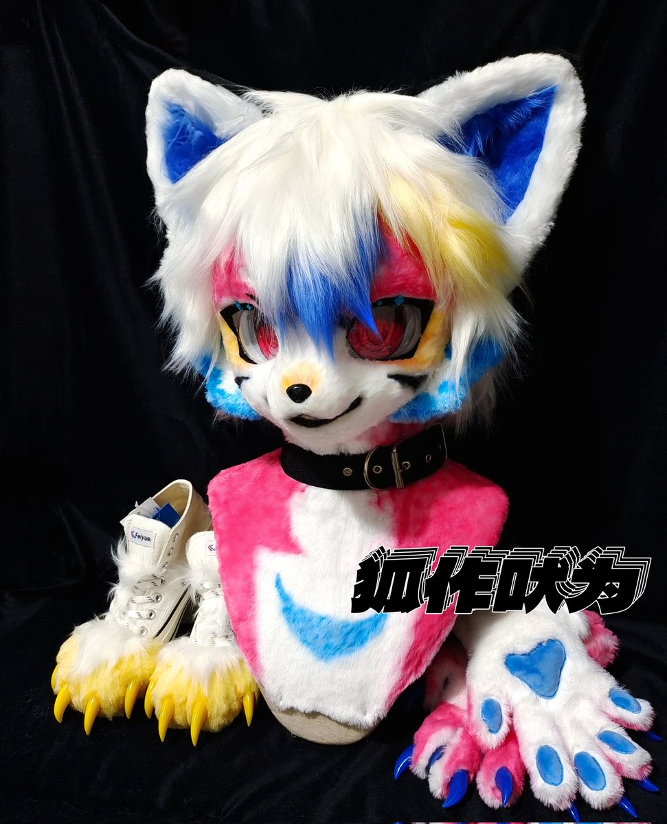 AngusFox1027's tweet photo. 🌈🐱→✈️
#fursuit #furry #FursuitEveryday https://t.co/9FGDma1e9s