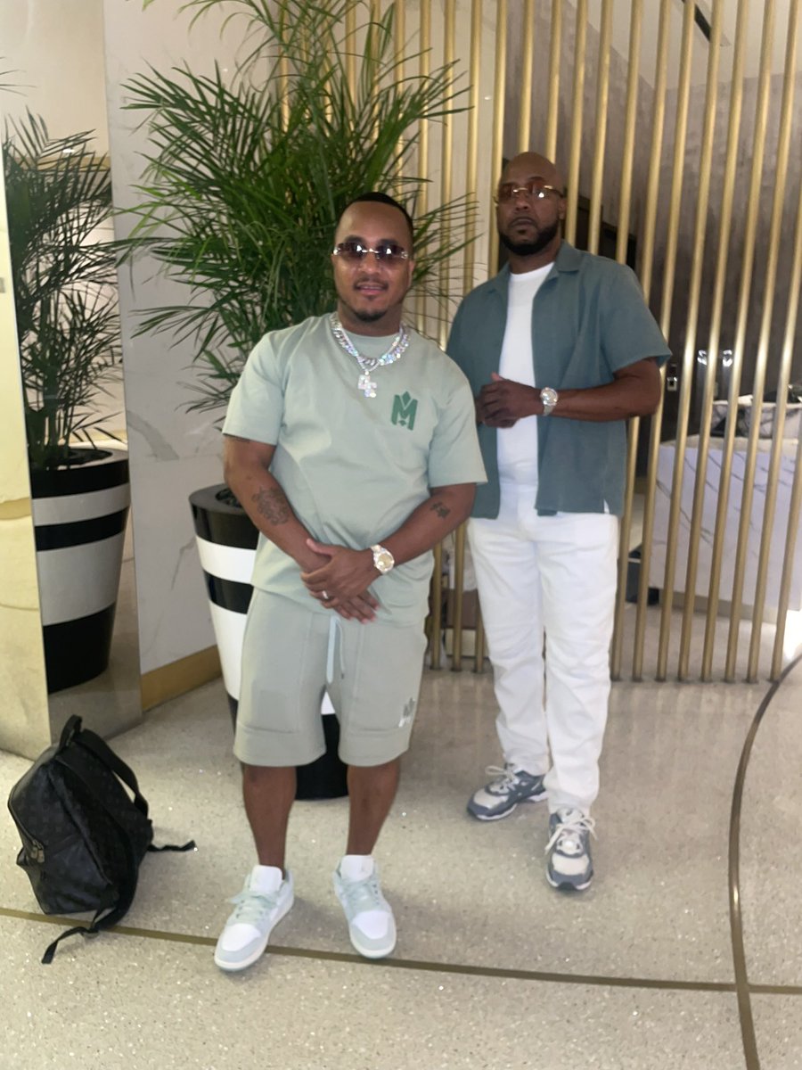 DJQUICKSILVA's tweet photo. The big boys that the BIG BOYS watch 😎 #InRealLife
Outfit @mackage from @dazzledmv
Shades @cartier from @dazzledmv
#QuickSilva #MiamiTakeover #Miami https://t.co/2QOs0hUcYh