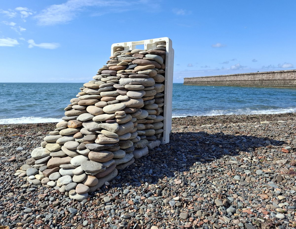 TimPughArtist's tweet photo. Fishbox Stack. South Beach,Cumberland. #fishbox #stack #pebbles #installation #intervention #temporary #tideline #beach #debris https://t.co/VVWDT6PcUK