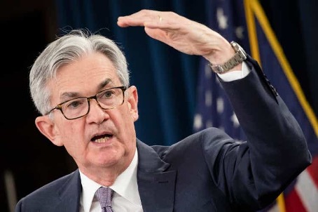 WinC300's tweet photo. Bitcoinde Trump Coşkusu!
Eski Başkan Donald Trump, yeniden Beyaz Saray'a dönerse federal hükümetin #bitcoin varlıklarını satmayacağını ve ABD'yi kripto merkezi yapma planlarını duyurdu. Nashville'deki Bitcoin Konferansı'nda konuşan Trump, Biden-Harris yönetiminin kriptoya karşı tutumunu eleştirdi ve SEC Başkanı Gary Gensler'i görevden alacağını söyledi. Diğer aday Robert F. Kennedy Jr. ise daha radikal kripto politikaları önerdi. #Trump, kripto dostu düzenlemeler vaat ederek seçim kampanyasında kripto sektöründen destek kazanmaya çalışıyor.

Fed’den Faiz İndirimi Sinyalleri
Haziran ayında, yıllık bazda enflasyonun hafifçe gerilemesi, #Fed’in eylül ayında faiz indirimine gidebilmesinin yolunu açtı. Piyasa, Fed'in para politikası yönünü dikkatle izliyor. Fed’in gelecek haftaki toplantısında gösterge faizinde herhangi bir değişiklik yapması beklenmezken, vadeli piyasalar, eylülde %90'lık bir faiz indirimi ihtimalini fiyatlıyor.

BoE’den Faiz İndirim Haberi Gelebilir
İngiltere Merkez Bankası'nın 1 Ağustos'ta yapacağı faiz kararı toplantısı kritik bir noktada. BOE'nin yakından izlediği bazı fiyat göstergeleri, faiz oranlarının düşürülebileceğine dair olumlu sinyaller veriyor.

Detaylı #btc, #eth, #sp500 ve #FTSE analizlerimiz için lütfen bültenimizi ziyaret edin.

Keyifli okumalar, iyi pazarlar!