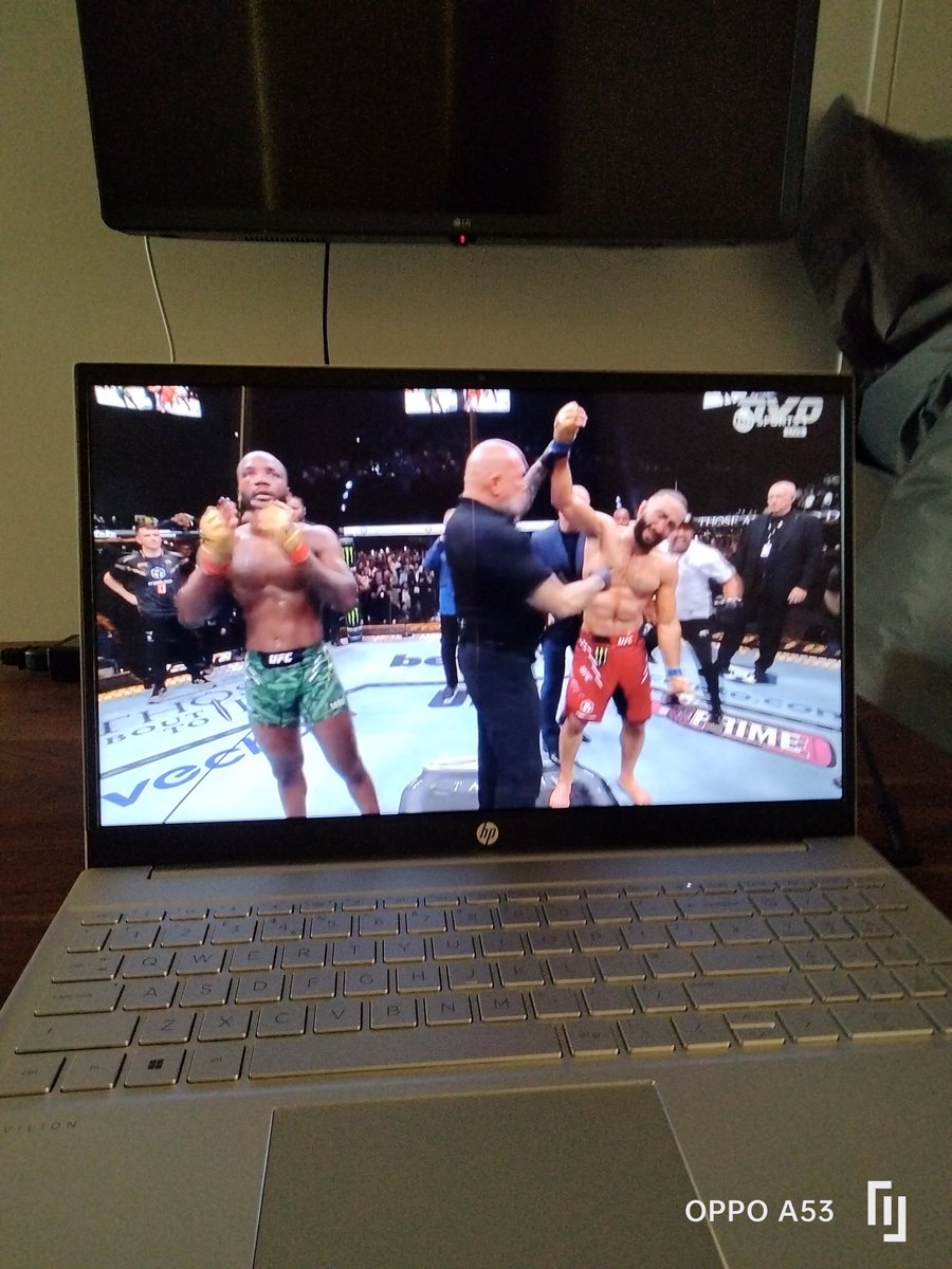 Mdsaeedansari91's tweet image. And the new UFC Champion...