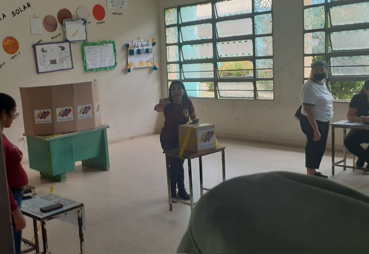 sandraalfaro's tweet photo. #28Jul24 #SandraAlfaro Ya cumplí con mi deber de votar por #Venezuela, 
#VamosAGanar 
@VoluntadPopular 
@freddysuperlano
@ConVzlaComando 
@apichardob https://t.co/jLWm5AYRue