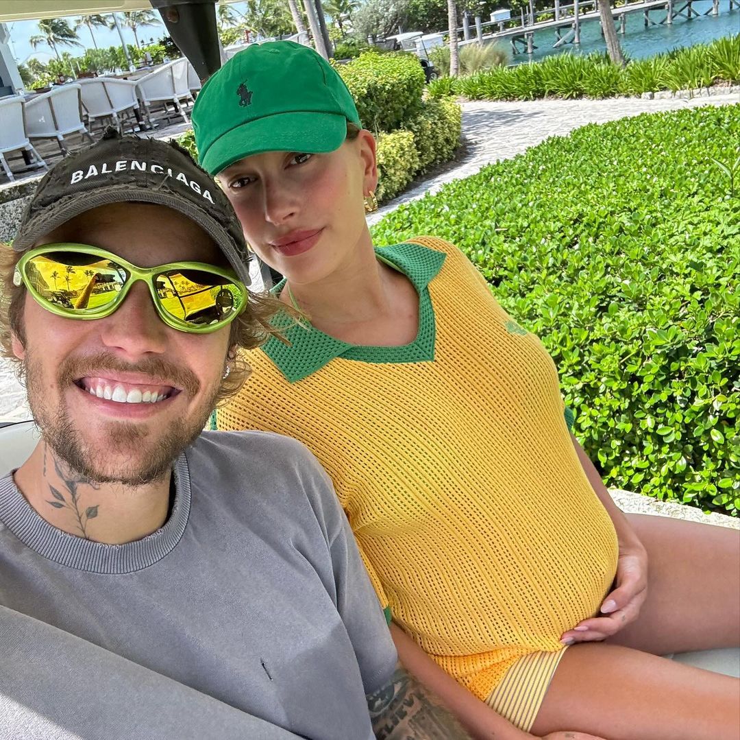 iHeartRadio's tweet photo. Mom and Dad 🥰 @justinbieber https://t.co/K6P0p39aS2
