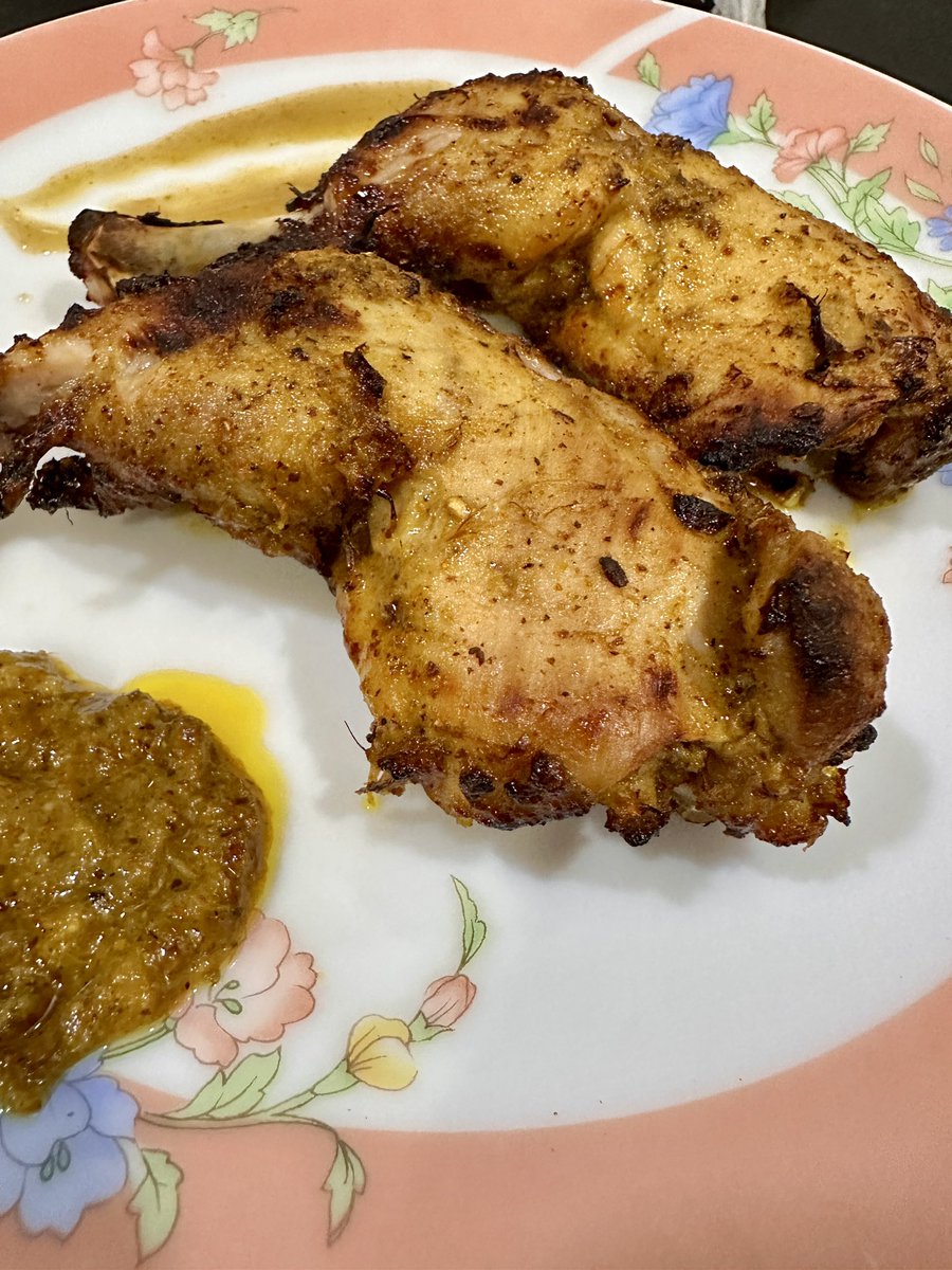 rajesh_tara's tweet photo. Some weekends are for #SundayCooking  and spending time in #MyKitchen. 

Breakfast was this Sabudana Khichri while the evening saw this set of Chicken Tangri air fried.  Both the results seem quite encouraging 😊

#MagicofFlavours #Artify https://t.co/MIMfsqA18Y